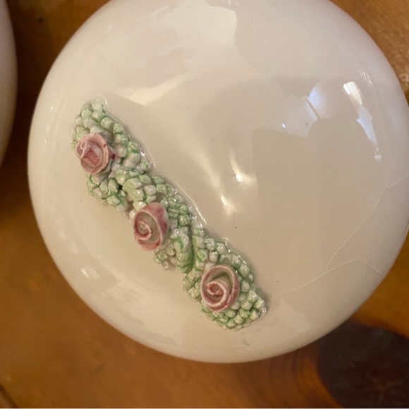 Myra McDonnell 1970 Roses Tea Set - Picture 12 of 12